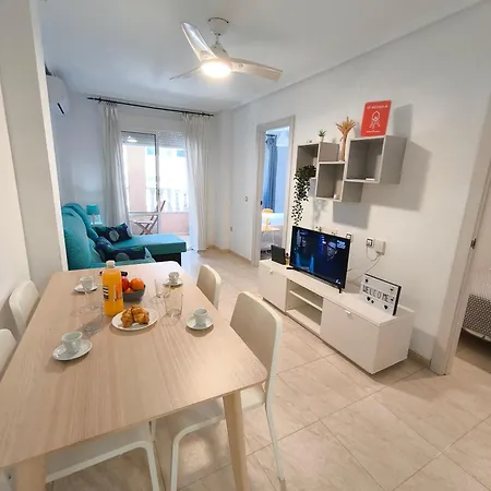 Cozy Apartment In The Central Area Of Torrevieja Apartamento